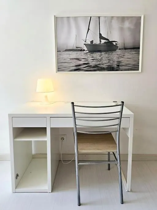 Cosy Apartments: Central Marseille Student Haven Apartment