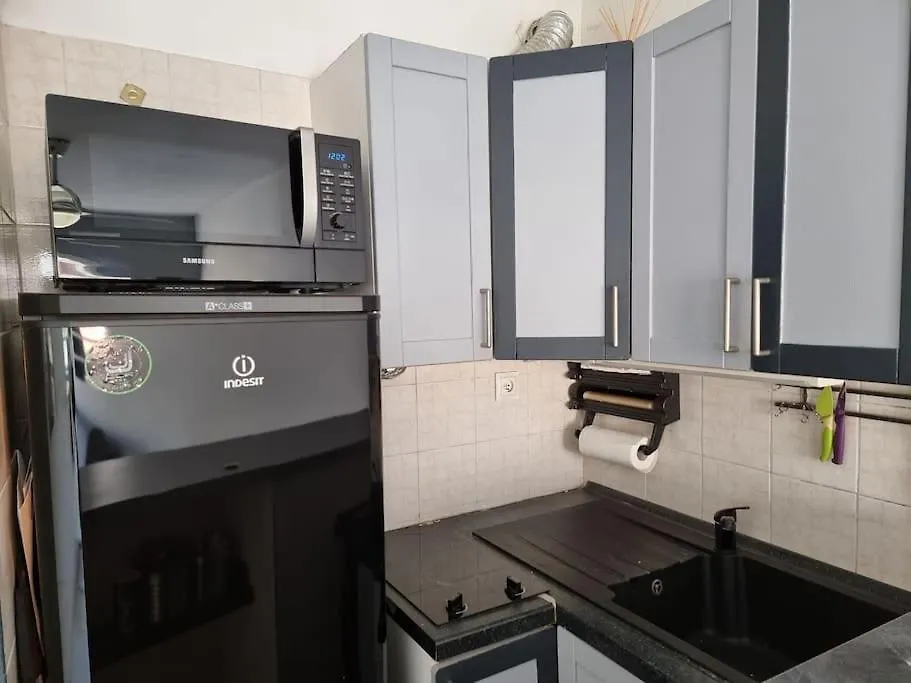 Cosy Apartments: Central Marseille Student Haven France
