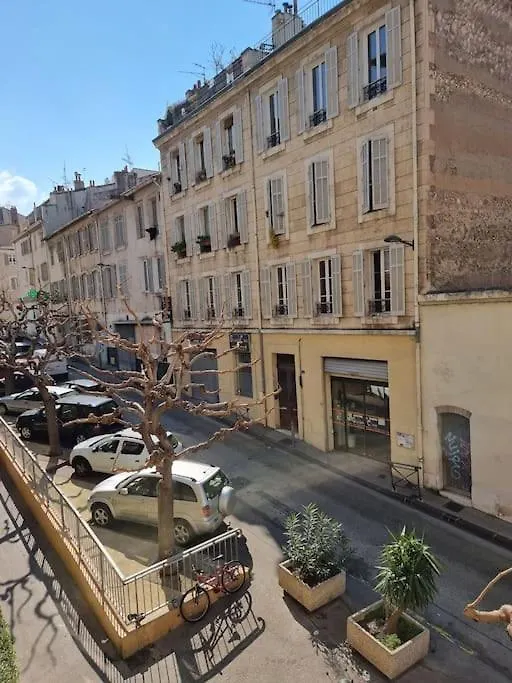 Apartment Cosy Apartments: Central Marseille Student Haven