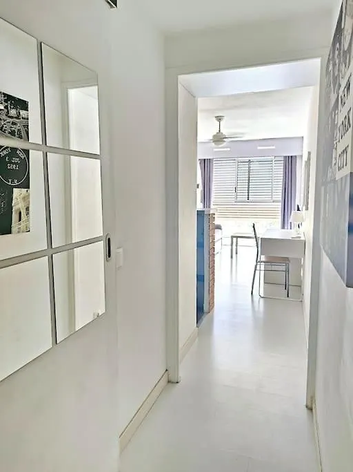 Cosy Apartments: Central Marseille Student Haven Apartment